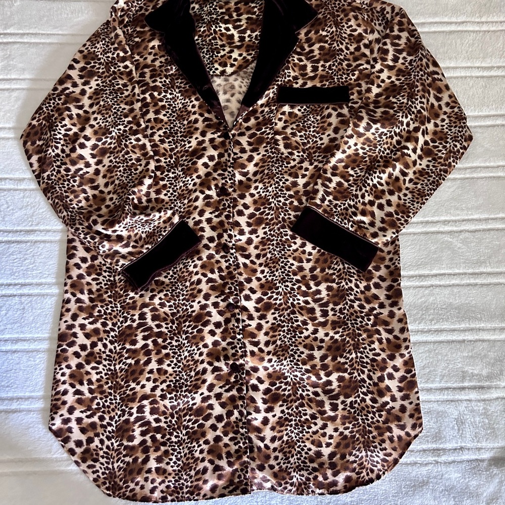 Vintage Labeaux Women’s Animal Print Robe Lounger Sz M Brown Velvet Trim Cuffs